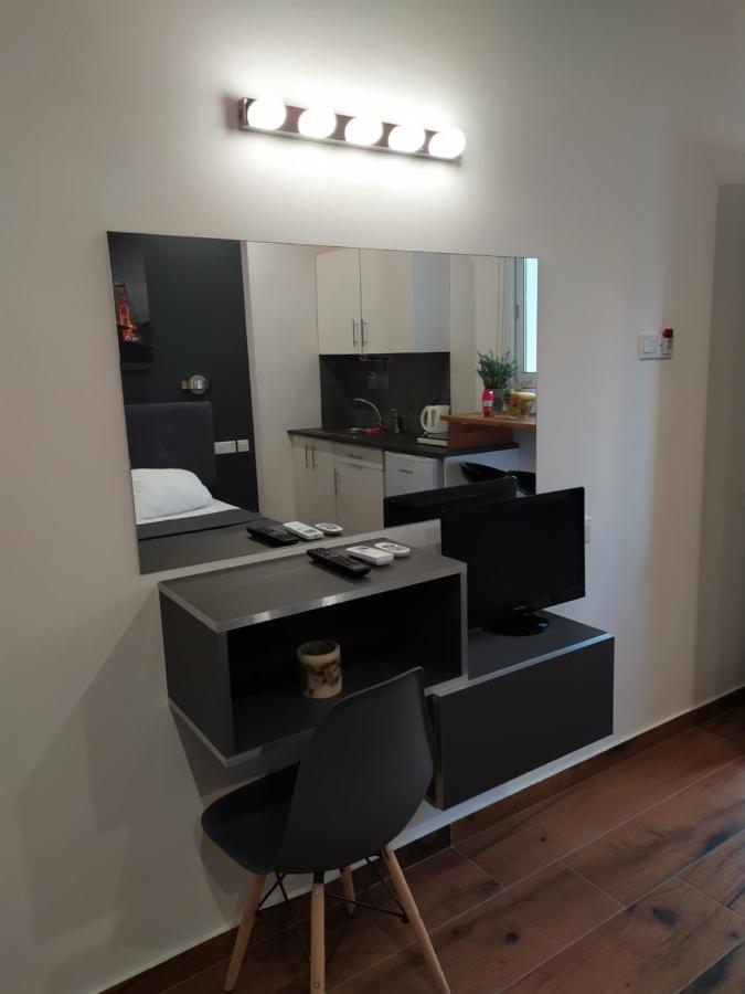 Takis Apartments Agia Napa Exterior foto